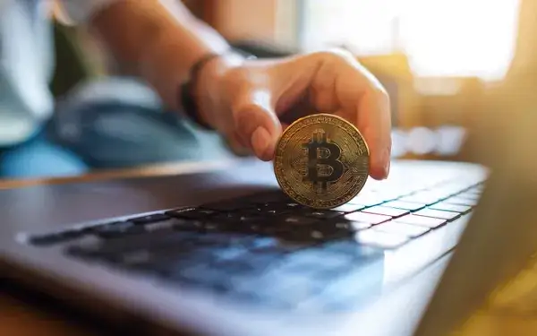 Kryptowaluty jako płatności online: zalety i wady