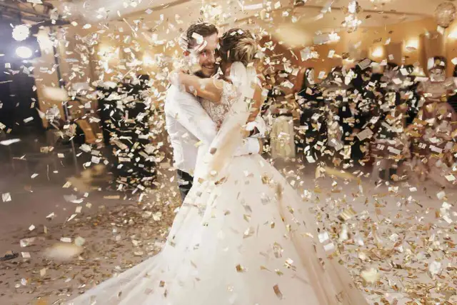 Ile kosztuje wesele na osobę? Sprawdź, jak uniknąć wysokich wydatków