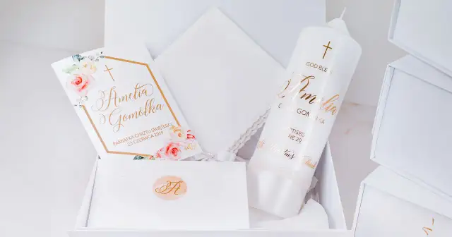 Jak wygląda chrzest w kościele? Poznaj znaczenie i rytuały tej ceremonii