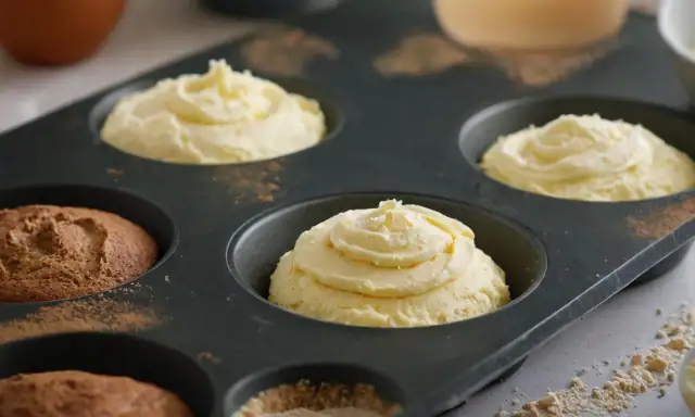 Jak zrobić kruche babeczki bez foremek – łatwe sposoby i porady