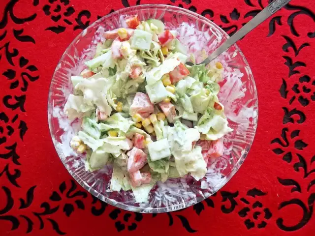 Jakie sałatki do grilla: idealne przepisy na letnie przyjęcia