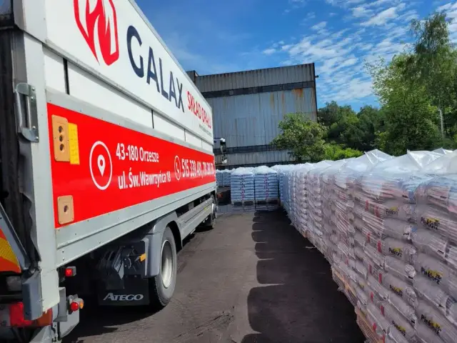 Gdzie najtaniej kupić ekogroszek? Porównaj ceny i oferty dostawców