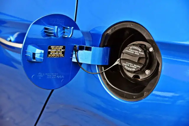 Jak otworzyć wlew paliwa na kluczyk - proste kroki i porady