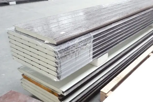 Panele na bramę: jak wybrać idealne do swojego domu? Poradnik