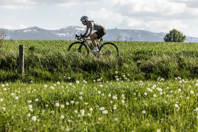 Jak wsiadać na rower: unikaj najczęstszych błędów i zyskaj komfort