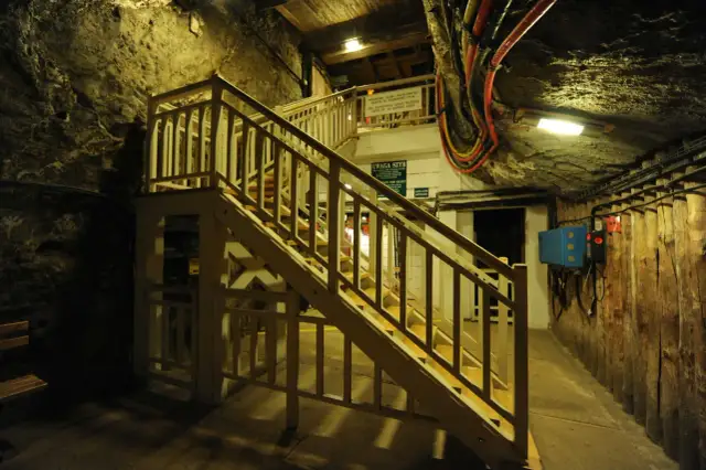 Wieliczka ile schodów – poznaj trudności i piękno kopalni soli