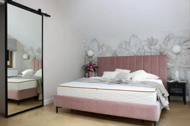 Jaki materac wybrać do łóżka małżeńskiego? Rozmiar, twardość i wsparcie dla kręgosłupa