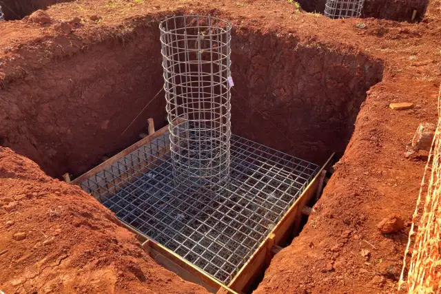 Jak zabezpieczyć fundamenty na zimę, aby uniknąć kosztownych szkód