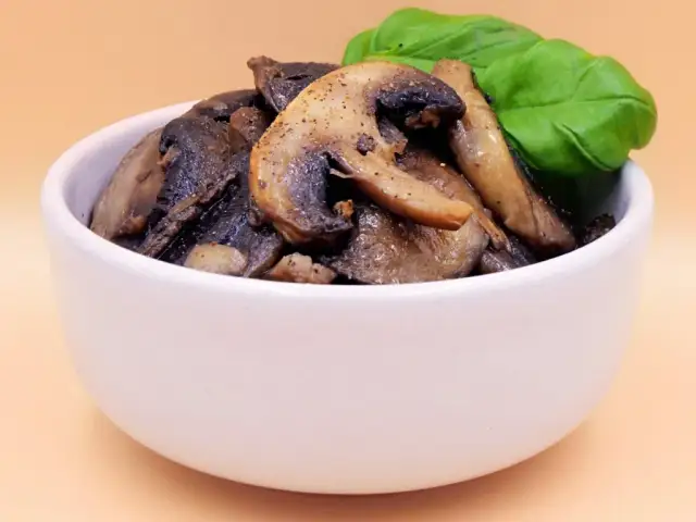 Jak zrobić pieczarki na patelni: prosty przepis, który zachwyci smakiem