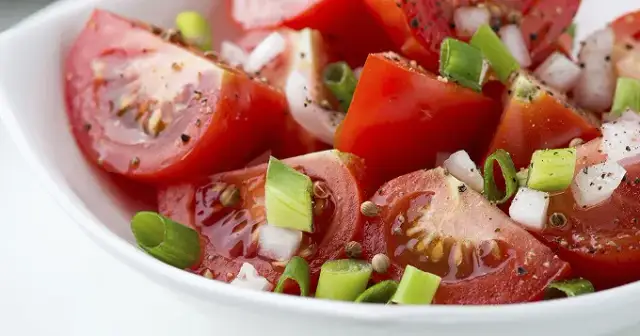 Recette de salade de tomates : simple, rapide et délicieuse à préparer