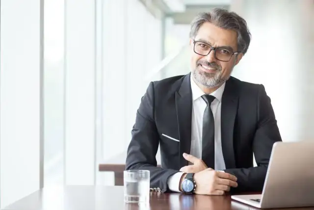 Ile zarabia prawnik w korporacji? Zaskakujące różnice w wynagrodzeniach