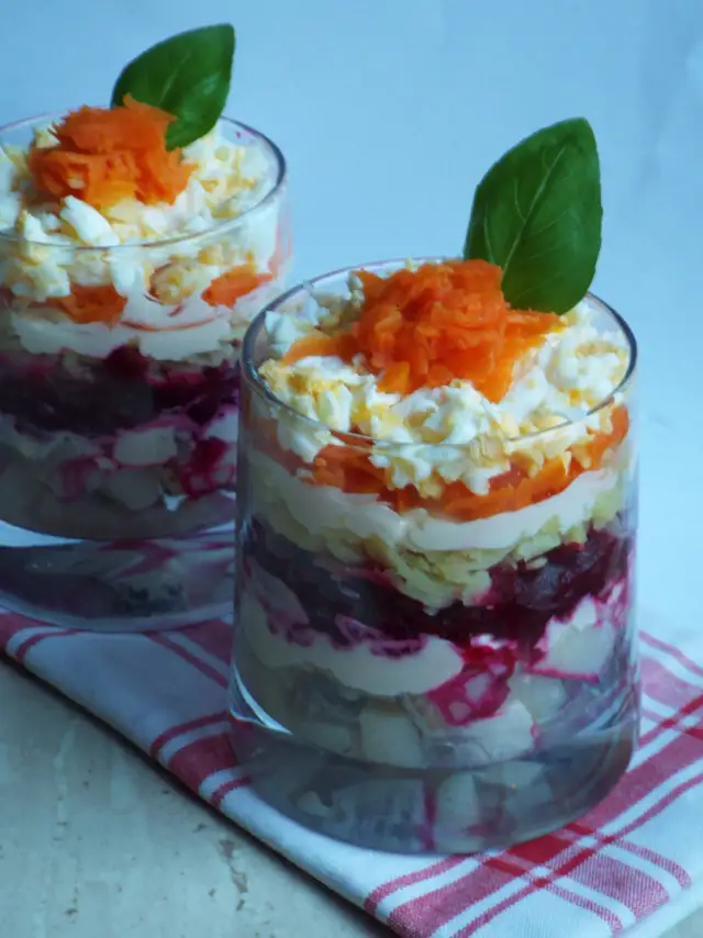 Jakie sałatki na urodziny? 10 pysznych przepisów na każdą okazję