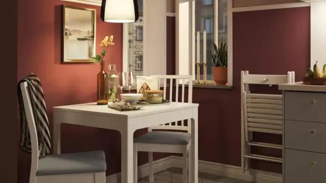 Jaki stół do małej kuchni - unikaj błędów i zyskaj przestrzeń