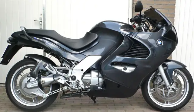 BMW K 1200 RS - moc i komfort w jednym. Co musisz wiedzieć?