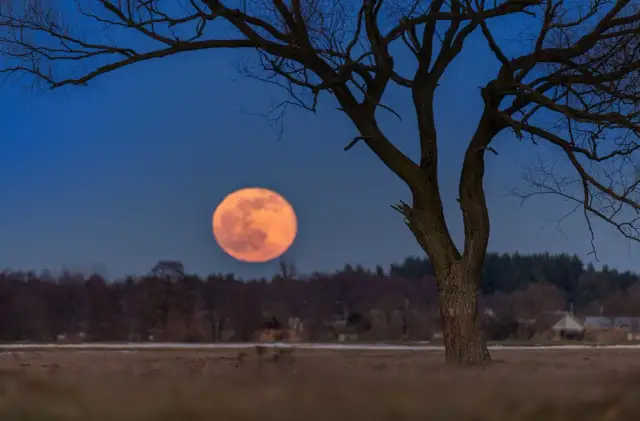 Jak zrobić zdjęcie księżyca: proste triki, które musisz znać