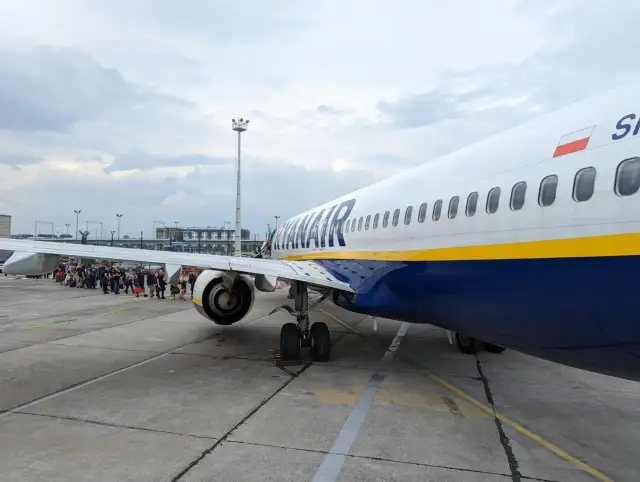 Co można przewieźć do Anglii samolotem: kompletna lista dozwolonych rzeczy