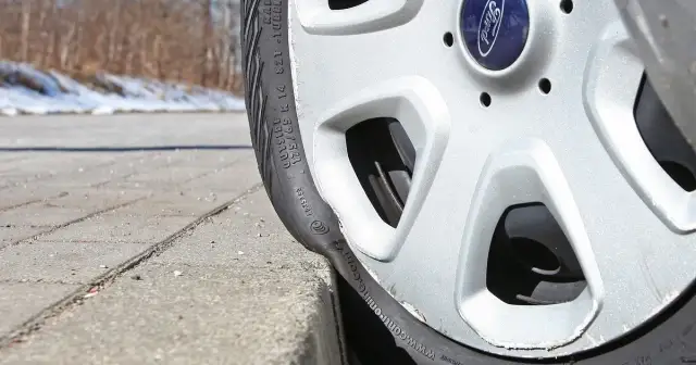 Jaki profil opony na zimę: uniknij błędów przy wyborze opon