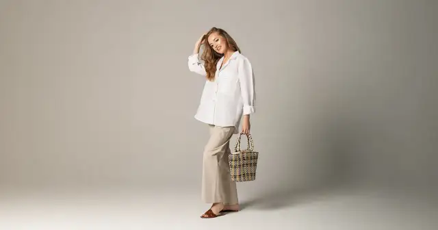 Jaką bluzkę do lnianych spodni wybrać, by wyglądać stylowo?