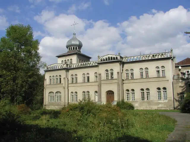 Pałac w Osieku: Historia, architektura i tajemnice tego zabytku
