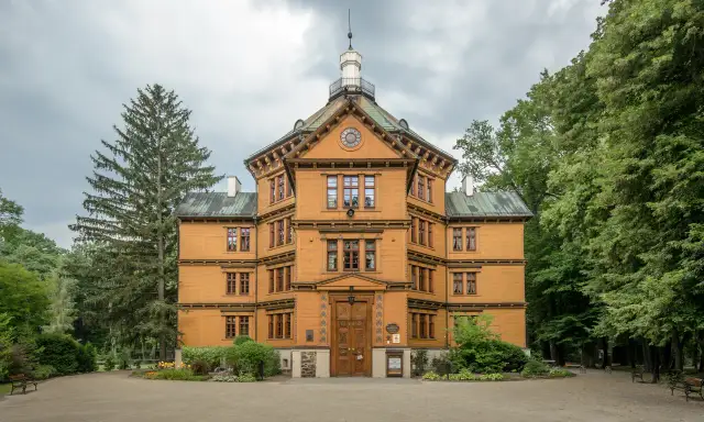 Pałac myśliwski książąt Radziwiłłów w Antoninie: historia i zwiedzanie