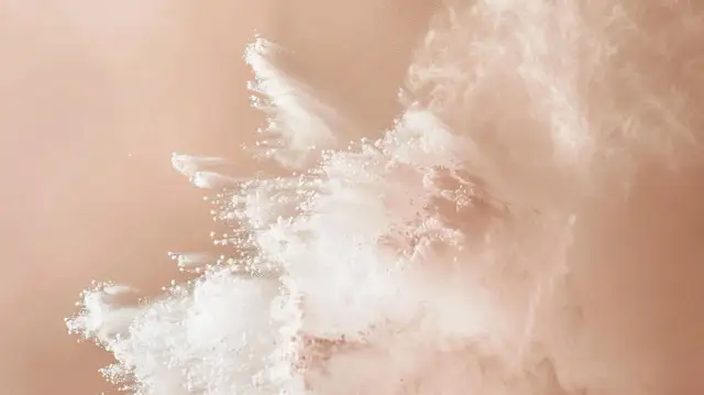 Puder do włosów efekt - Najlepszy puder na objętość i stylizację włosów