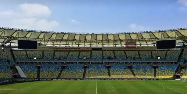 Od pierwszego meczu piłki nożnej w Krakowie do zakładów online: historia Polski