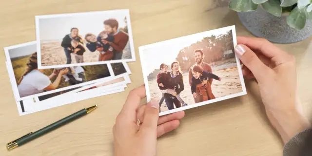 Jak wywołać zdjęcia przez internet - proste kroki i najlepsze platformy