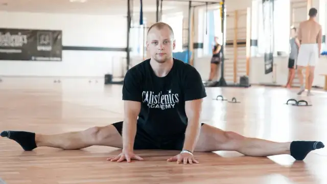 Jak zrobić szpagat poprzeczny: skuteczne ćwiczenia na elastyczność