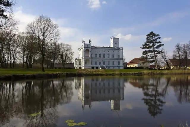 Pałac nad jeziorem w Chociwlu: najpiękniejsza sala weselna w regionie