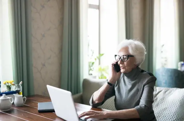 Jak zwolnić emeryta zatrudnionego na czas nieokreślony bez ryzyka