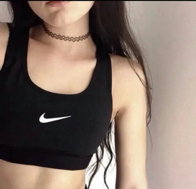 Gdzie można kupić naszyjnik tatuaż - najlepsze miejsca i ceny