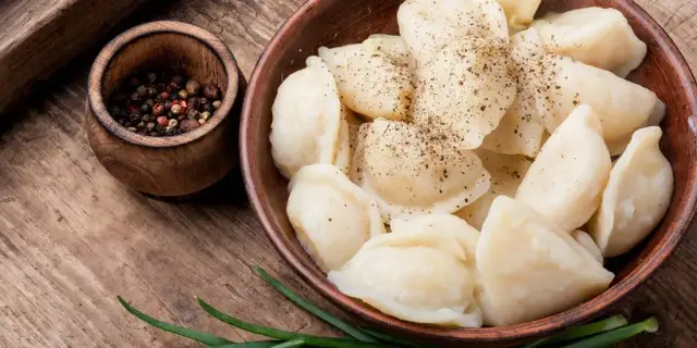 Tradycyjne potrawy regionalne Mazur – historia, składniki i gdzie ich spróbować