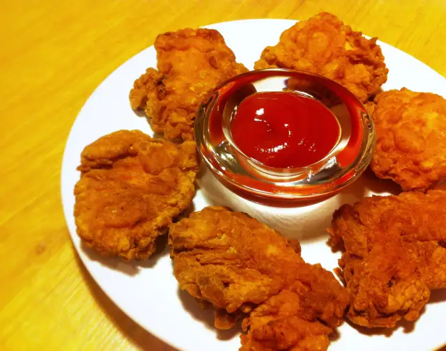 Jak zrobić nuggetsy z kurczaka KFC, które zachwycą każdego smakosza
