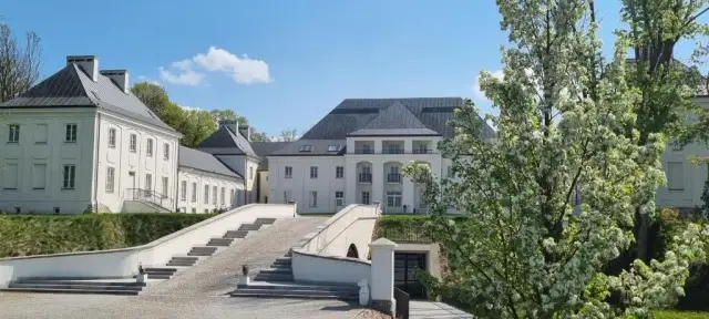 Luksusowy pałac Janów Podlaski: niezapomniany wypoczynek w zamku biskupim