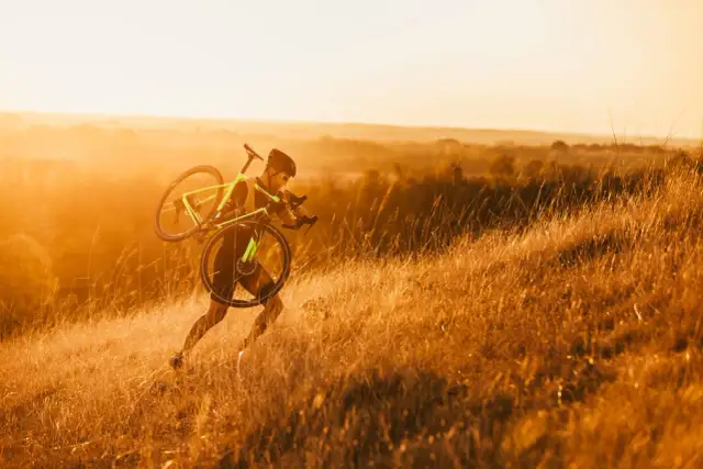 Jazda na rowerze czy bieganie: które z tych aktywności jest lepsze?