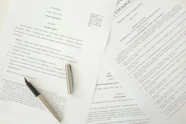 Jak sprawdzić czy ustawa jest aktualna i uniknąć prawnych problemów