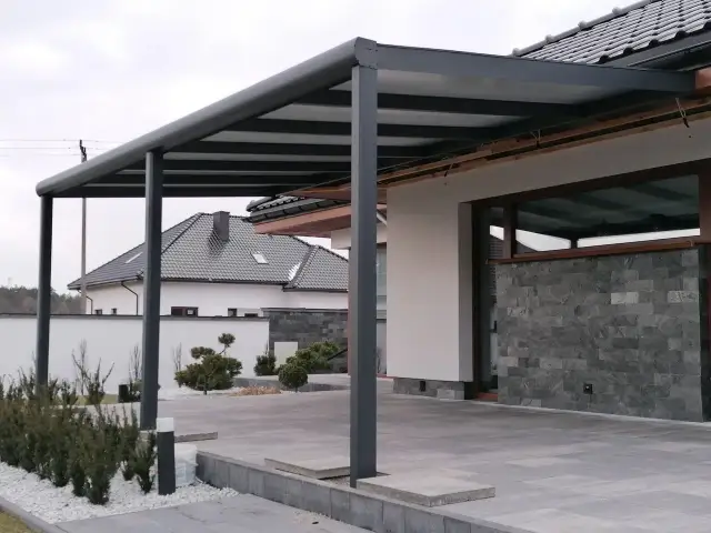 Jak pokryć taras betonowy? Najlepsze materiały i ich zalety