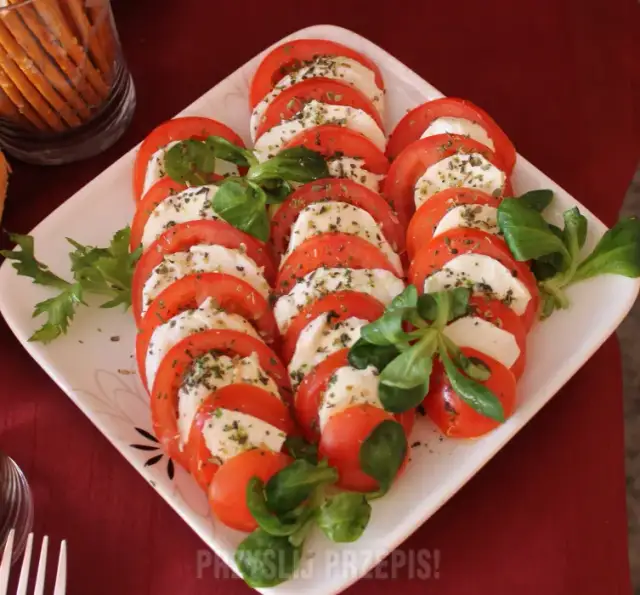 5 najlepszych sosów do pomidorów z mozzarellą - przepisy i porady