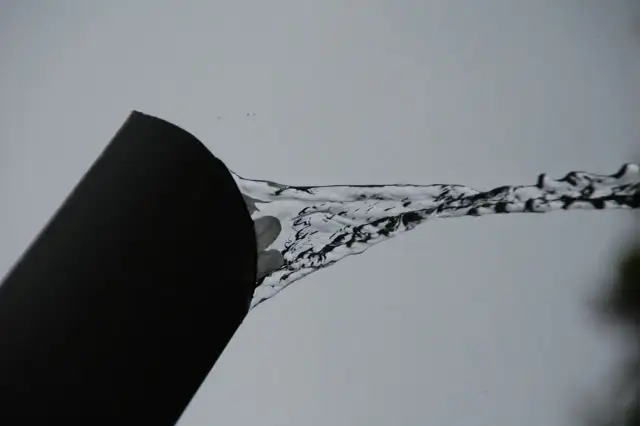 Systemy rynnowe: klucz do efektywnego odprowadzania wody z dachu