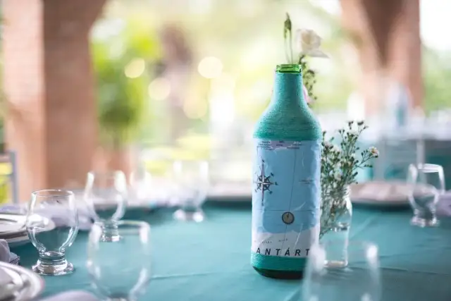 Jak ładnie zapakować wino na ślub - eleganckie i kreatywne pomysły