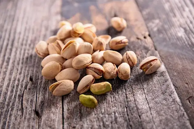Ile kalorii mają pistacje - wszystko o kaloryczności orzechów na diecie