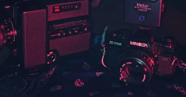 Dlaczego powrót do analogowego kina budzi emocje?