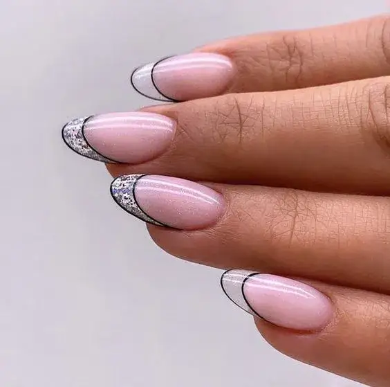 Migdałki czy kwadraty: Porównanie kształtów paznokci - Wybierz!