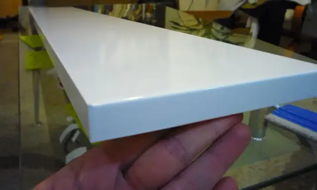 Jak okleić meble samodzielnie: proste sposoby na metamorfozę wnętrza