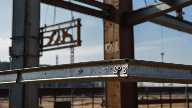 Stal S235: jakie właściwości i zastosowania mają elementy konstrukcyjne?