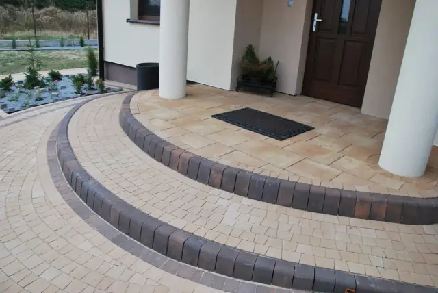 Ile kosztują schody z kostki brukowej? Poznaj ceny i czynniki