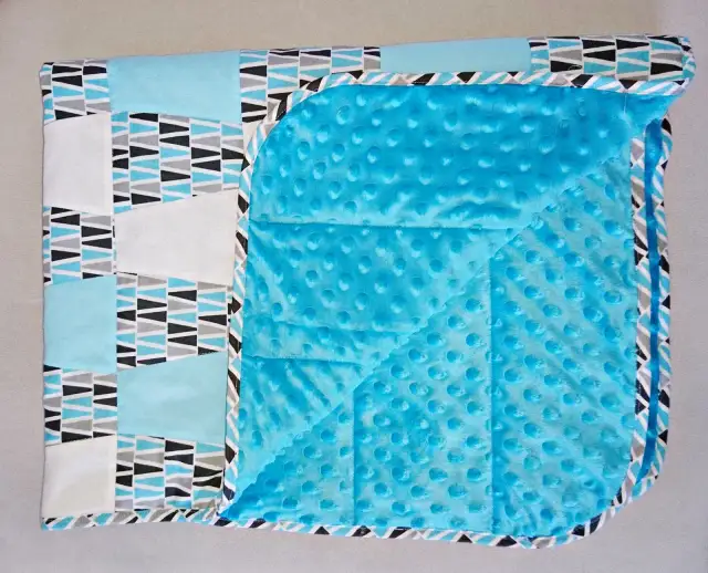 Jak uszyć kocyk minky z lamówką - proste kroki i cenne wskazówki