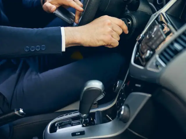 Dlaczego samochód gaśnie na wolnych obrotach? Oto najczęstsze przyczyny