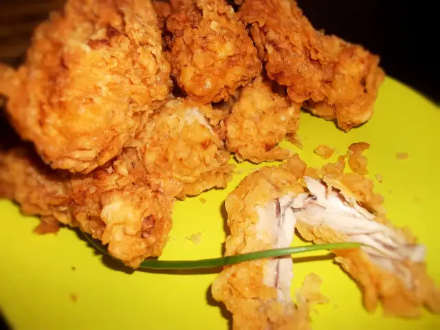 Skrzydełka jak z KFC z piekarnika - zdrowa alternatywa na każdą okazję