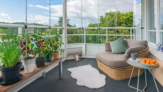 Jak zrobić balkon w bloku, aby stał się przytulnym miejscem relaksu